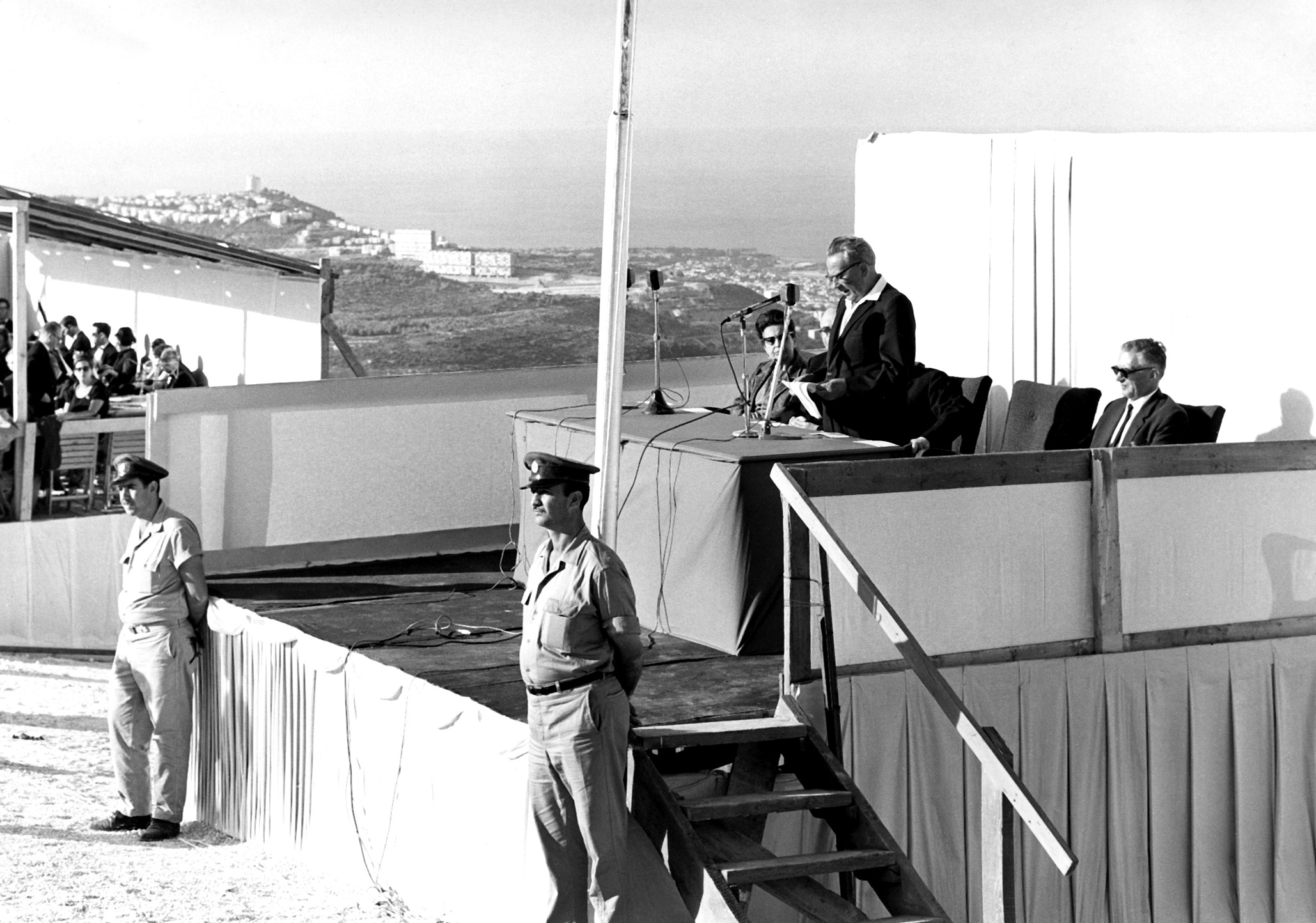 [:en]טקס הנחת אבן הפינה אוניברסיטת חיפה 1.10.1965[:]