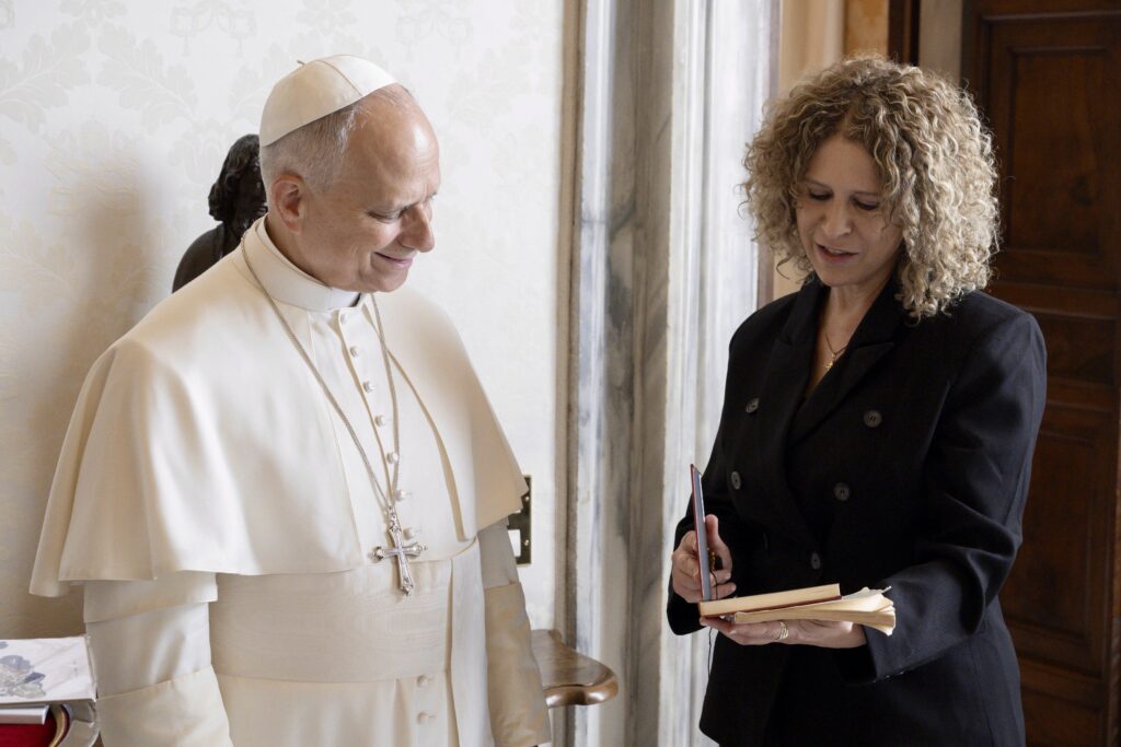 האפיפיור לאו ה-14 עם פרופ’ מונא מארון